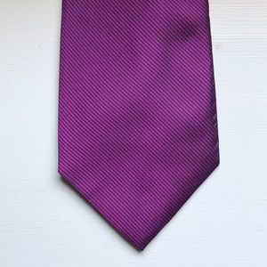 EXTRA-LONG CALVIN KLEIN TIE. EUC